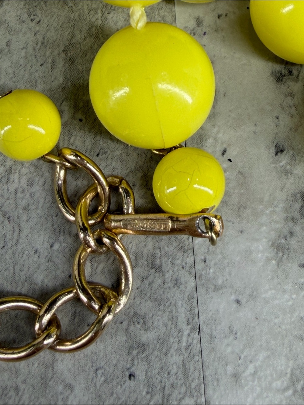 Vintage Hong Kong Bright Yellow Necklace Lucite Jewelry Colorful signed - Picture 2 of 3